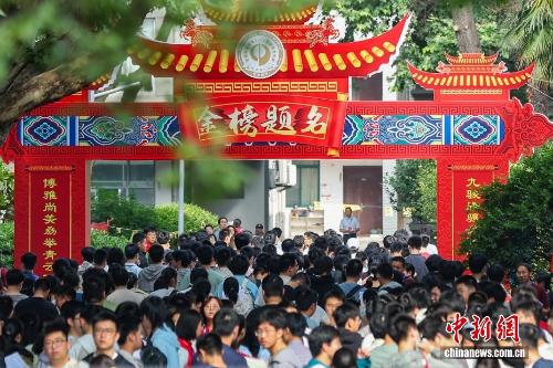 张本智和模仿樊振东模仿姆巴佩
