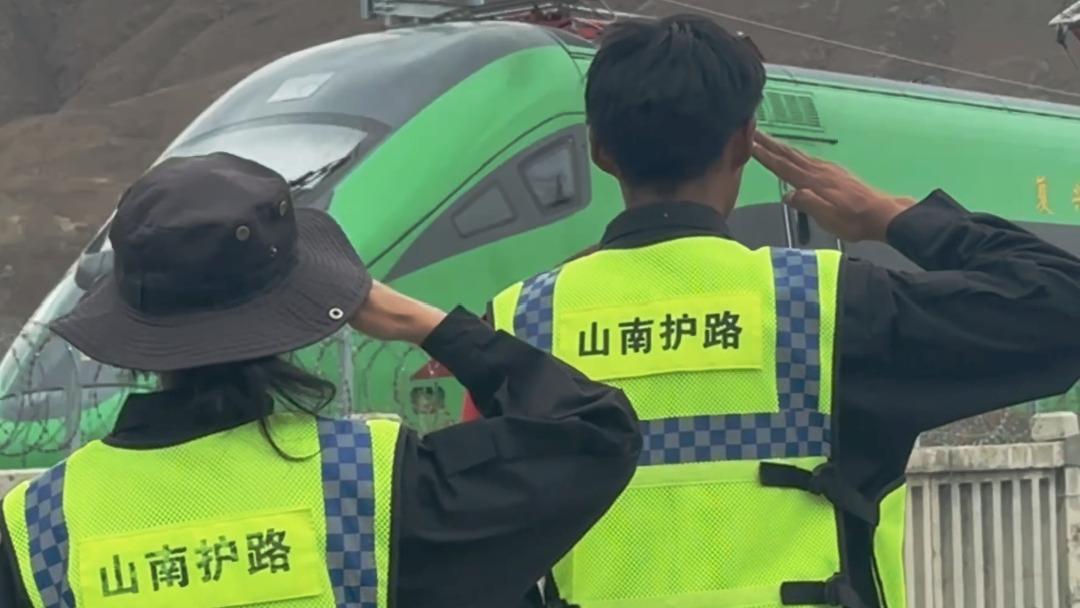 99热门精品一区二区三区无码