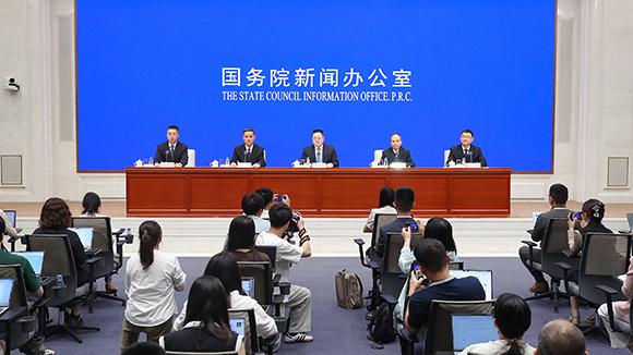 警方回应小米冲上公交站台